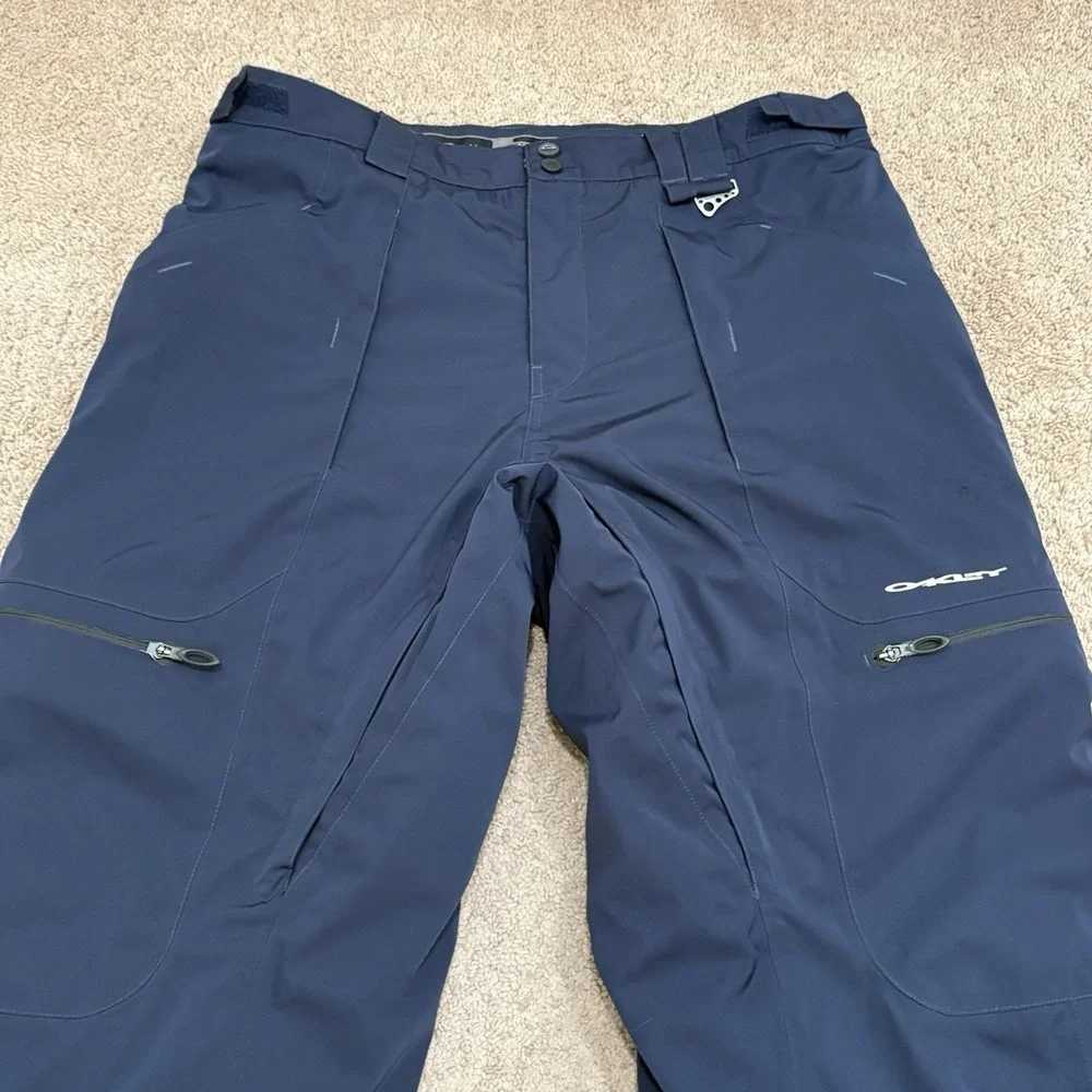 Oakley size men